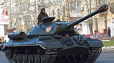 Historický tank IS-3 na přehlídce 9. května 2015