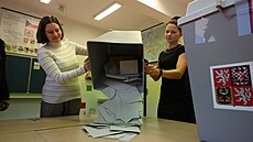 Začalo sčítání senátních voleb. (1. října 2022)