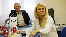 Neúspěšná kandidátka Jana Nagyová ANO sleduje závěr sčítání voleb ve štábu ANO...