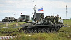 Rekruti ruské armády se účastní vojenského výcviku na střelnici v Krasnodarském...
