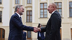 P�íjezd státník� na první jednání �ir�ího formátu evropských zemí. �eský...