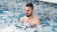 Soustředěný dech je nutný. „Ale žádné půlhodinové dechové cvičení před ponorem...