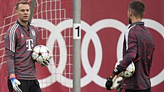 Trénink fotbalist Bayernu Mnichov ped utkáním Ligy mistr proti Plzni, vlevo...