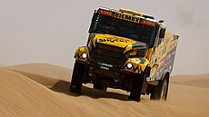 Martin Macík a jeho posádka b�hem Marocké rallye