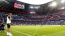 Julian Nagelsmann, trenér fotbalist Bayernu Mnichov, sleduje pedzápasovou...