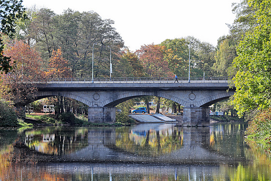 Chebský most pes eku Ohi v Karlových Varech.