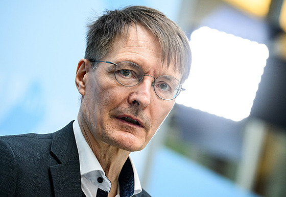Nmecký ministr zdravotnictví Karl Lauterbach (6. íjna 2022)