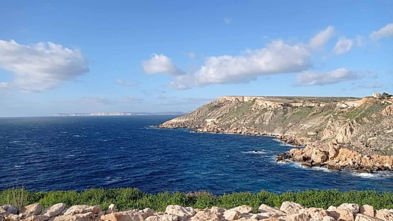 Malta je bezesporu krásná zem, ale pokud plánujete delí turistické výlety,...