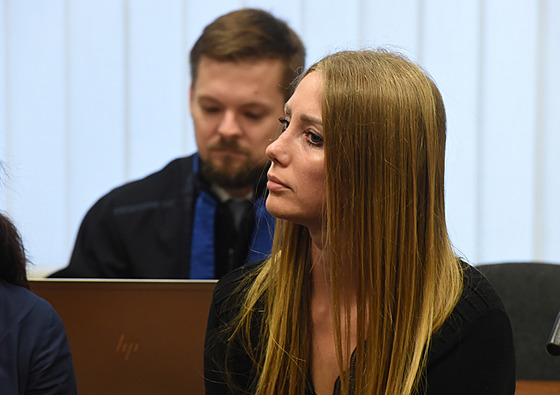 Obalovaná Karolina Kordys u Vrchního soudu v Olomouci, který její trest zvýil...