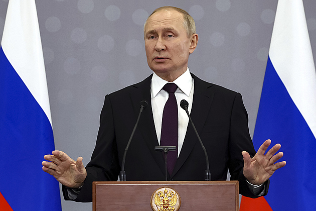 Ruského regionálního politika čeká soud. Sledoval Putina s nudlemi za ušima