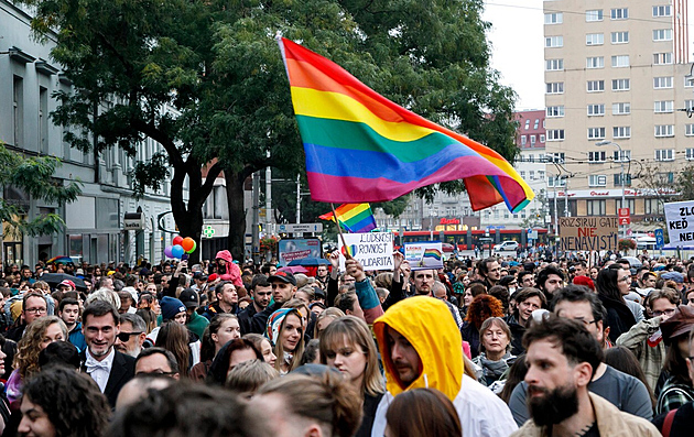 Vražda v gaybaru je teroristický čin, policie varuje před jeho schvalováním