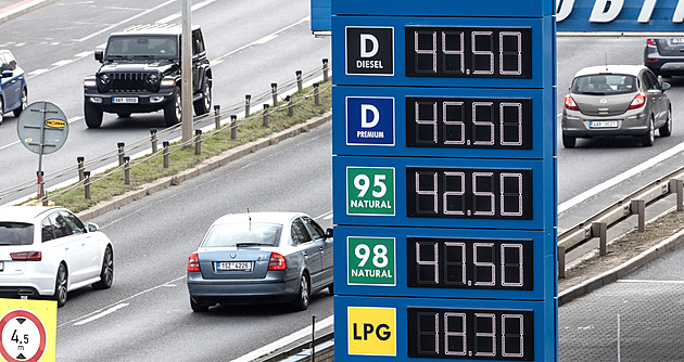 Nová povinnost: benzinky musí vyvěšovat tabulku, která je úplně k ničemu