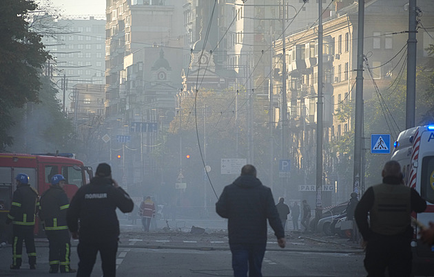 Na Kyjev dopadly kamikaze drony, Rusové opět útočí na infrastrukturu