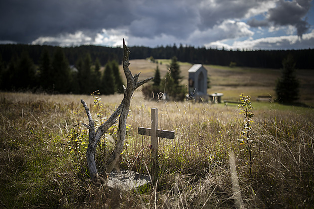 Po stopách zmizelých obcí. Pohřbená sídla v Krušnohoří skrývají poutavé příběhy