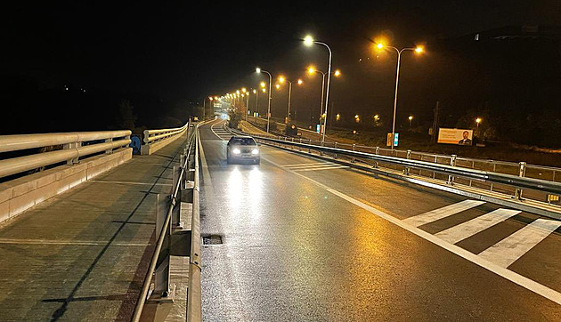 Barrandovský most je průjezdný všemi směry, další práce začnou v březnu