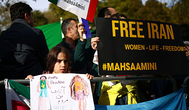 Žena, život, svoboda! Íránské protesty už nejsou pouze o hidžábu
