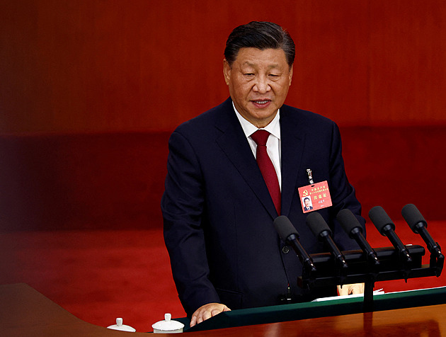 Přechod od chaosu k vládnutí, chválil na sjezdu čínský prezident Si Ťin-pching
