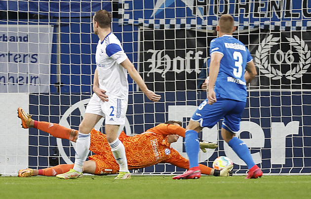 Kadeřábek se gólem podepsal pod pohárový debakl fotbalistů Schalke