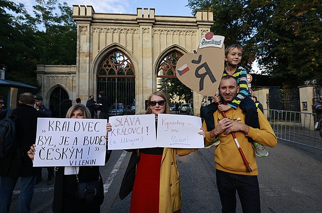 Královec byl, je a bude českým, hlásaly transparenty před ruskou ambasádou