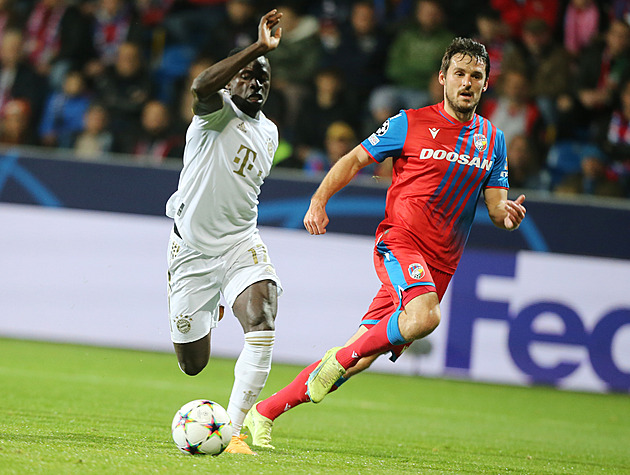 Mané napadl Saného. Za ránu pěstí spoluhráči ho Bayern nepustí do zápasu