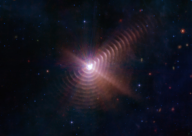 Webbův teleskop zachytil „otisk prstu“ dvojhvězdy