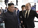 Kim ong-un (vlevo) a Vladimir Putin pi setkání ve Vladivostoku v dubnu 2019