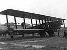 Noní bombardér typu Farman F.68 Bn4 Goliath byl vyrábn pro Polsko.