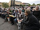 Happeningu Bubnování pro Bubny se zúastnily stovky lidí. (16. íjna 2022)