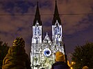 Videomapping francouzských umlc na Baziliku sv. Ludmily v Praze bavil...