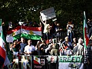 Protesty ped íránskou ambasádou v centru Lodnýna, které odstartovala smrt...