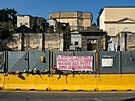 V jihoitalské Neapoli se zítila hbitovní mramorová stavba s nejmén deseti...