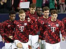 Fotbalisté Bayernu Mnichov se rozcviují v Plzni ped zápasem Ligy mistr.