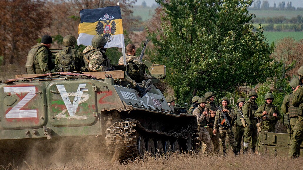 Výcvik mobilizovaných ruských rezervist v Chersonské oblasti