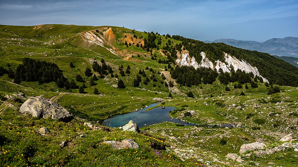 Albánie nabízí nádhernou horskou krajinu, ve které je moné najít nespoet...