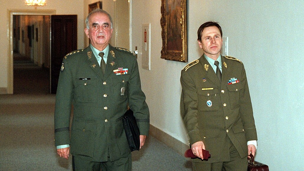 Ve vku 95 let zemel první náelník Generálního tábu Armády R Karel Pezl...