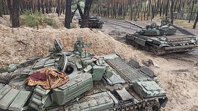 Oputn rusk pozice se temi tanky T-72B3