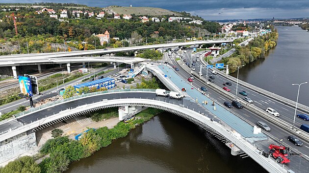 Barrandovsk most v rekonstrukci (7. jna 2022)