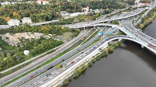 Barrandovsk most v rekonstrukci (7. jna 2022)
