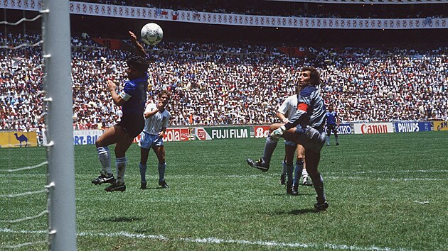 Maradonv gl bo rukou ze tvrtfinle mistrovstv svta 1986 Argentina - Anglie (2:1)