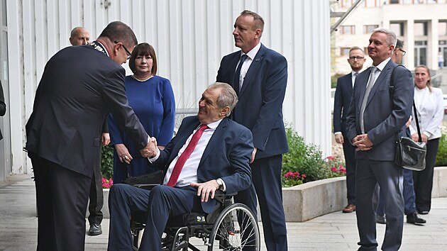 Prezident Milo Zeman se vt s hejtmanem steckho kraje Janem Schillerem (ANO).