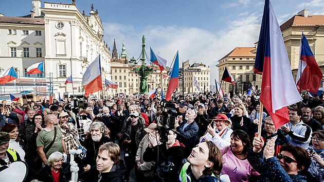 Prvod a demonstrace v Praze za odvoln vldy premira Petra Fialy. (12. jna 2022)