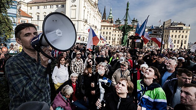 Prvod a demonstrace v Praze za odvolání vlády premiéra Petra Fialy. (12. íjna...