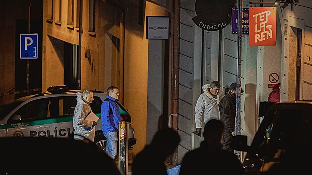 Slovensk policie vyetuje tok ped barem Teplrna v Bratislav. (12. jna 2022)
