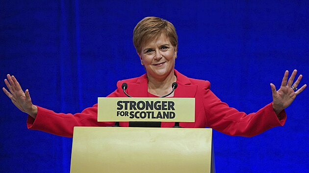 Skotsk expremirka Sturgeonov d dal referendum. (10. jna 2022)