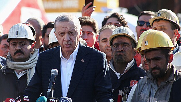 Tureck prezident Erdogan navtvil uheln dl v severnm Turecku. (15. jna 2022)