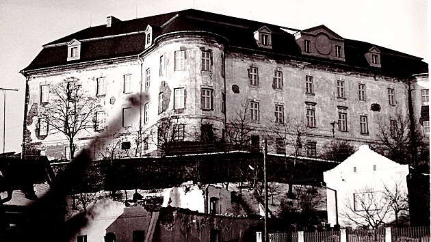 Vlastn�ci z�mku B�lovec se �asto st��dali, ne ka�d� se o n�j dob�e staral..