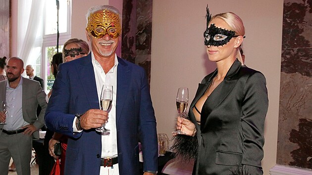Richard Chlad a Anna Marie Knsk (Party investin skupiny Progresus Invest Holding, Karlovy Vary, Hotel Imperial, 5. ervence 2022)