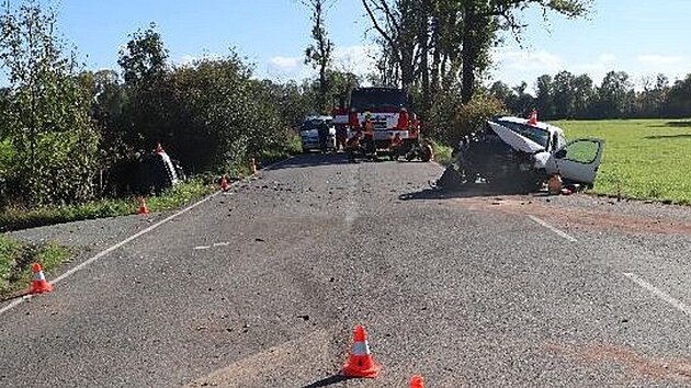 U Slavtna nad Metuj se stetla dv osobn auta. (9. jna 2022)