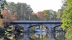 Chebský most pes eku Ohi v Karlových Varech.