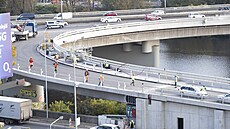 V pondělí 17. října se po první fázi oprav otevře Barrandovský most. (12. října...
